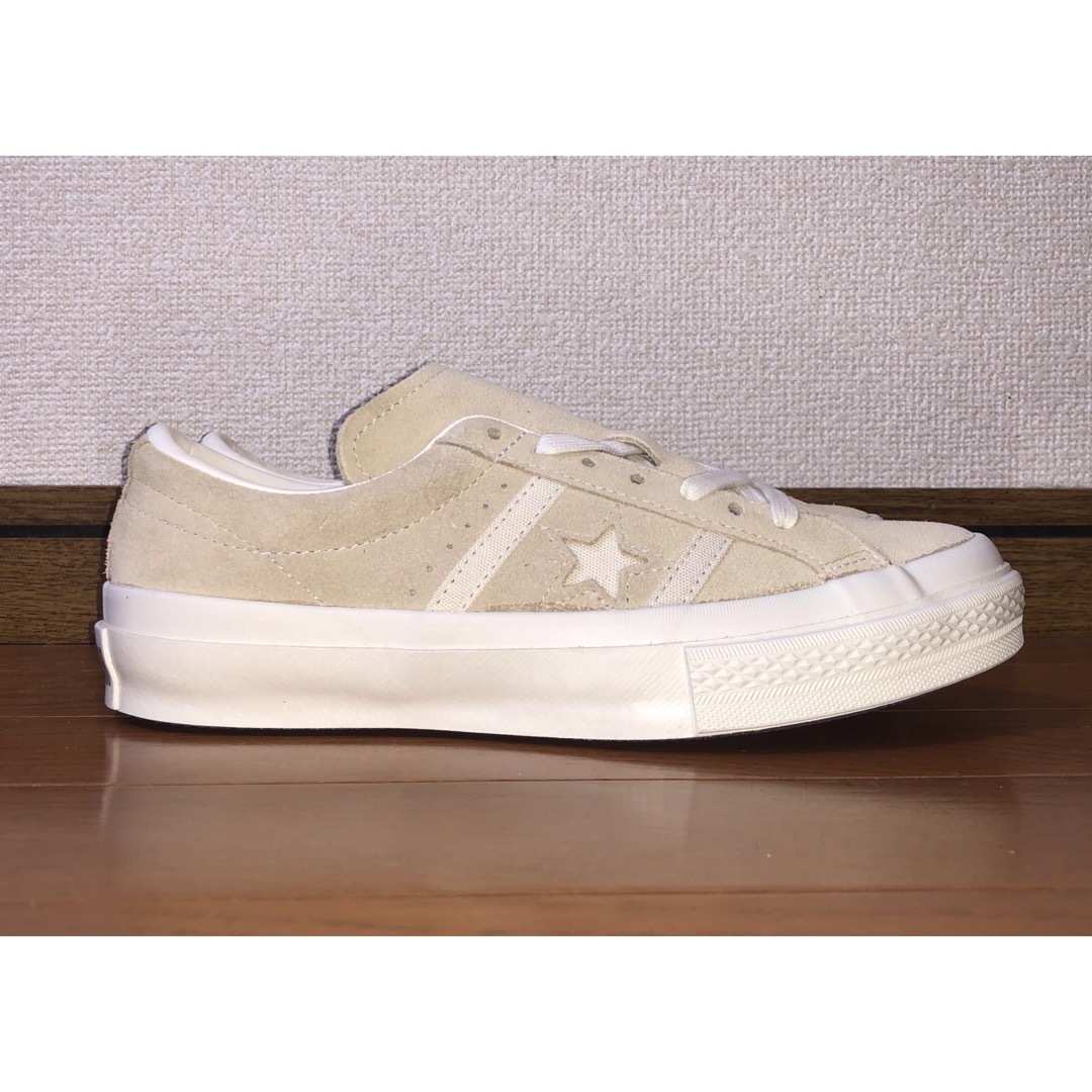 CONVERSE(コンバース)の23.5cm 新品 CONVERSE STAR&BARS SUEDE ベージュ レディースの靴/シューズ(スニーカー)の商品写真