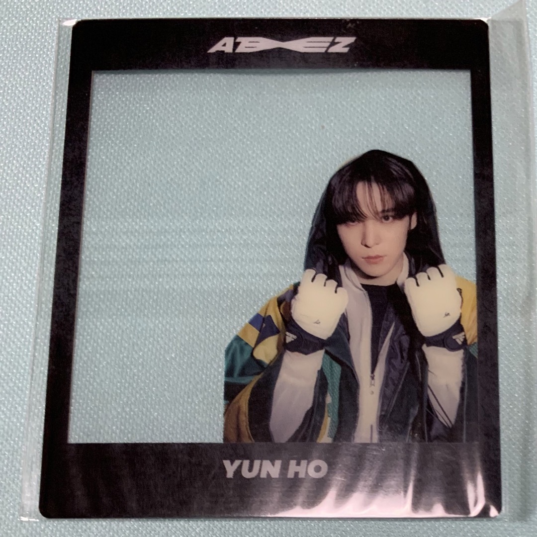 ATEEZ(エイティーズ)のATEEZ ユノyunho クリアフォト フレームシート エンタメ/ホビーのCD(K-POP/アジア)の商品写真