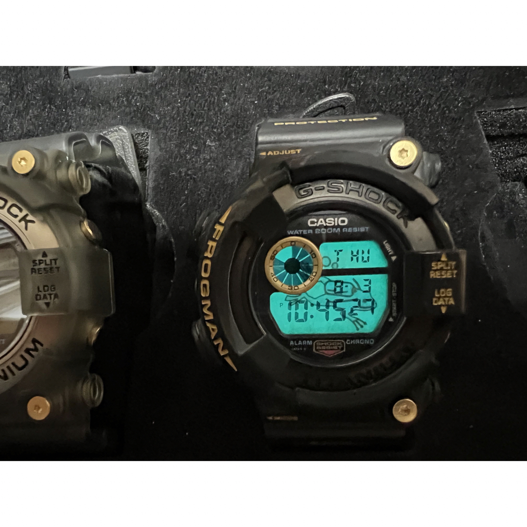 G-SHOCK(ジーショック)のゴールドチタンフロッグマン 黒金蛙 DW-8200B-9A G-SHOCK メンズの時計(腕時計(デジタル))の商品写真