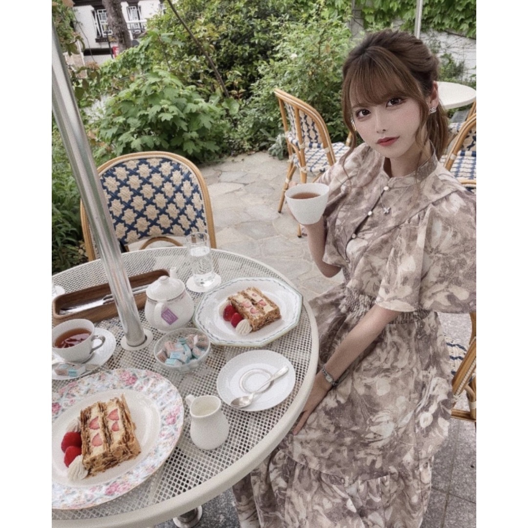 rienda - rienda フレアスリーブペイントフラワーワンピース sの通販