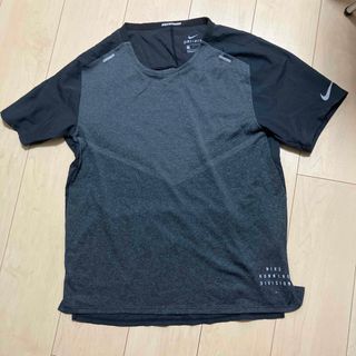 ナイキ(NIKE)のTシャツ　NIKE(Tシャツ/カットソー(半袖/袖なし))