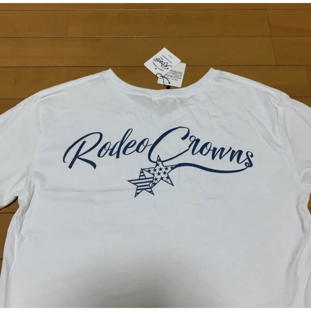 RODEO CROWNS WIDE BOWL(ロデオクラウンズワイドボウル)の【新品】RCWB 星柄 VネックTシャツ(F)ロデオクラウンズ RODEO レディースのトップス(Tシャツ(半袖/袖なし))の商品写真