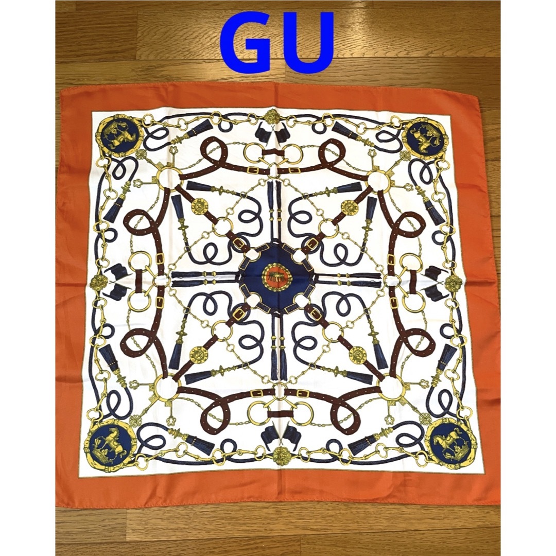 GU(ジーユー)のGU ジーユー　スカーフ　オレンジ　チェーン柄　タッセル　リボン レディースのファッション小物(バンダナ/スカーフ)の商品写真
