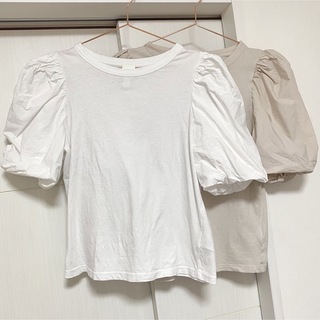 エイチアンドエム(H&M)のH&M  パフスリーブTシャツ　白　ベージュ　Sサイズ(Tシャツ(半袖/袖なし))