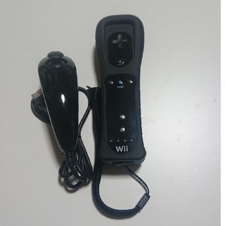 ウィー(Wii)のWii リモコンとヌンチャクのセット 黒 ブラック 任天堂純正品 シリコンカバー(家庭用ゲーム機本体)