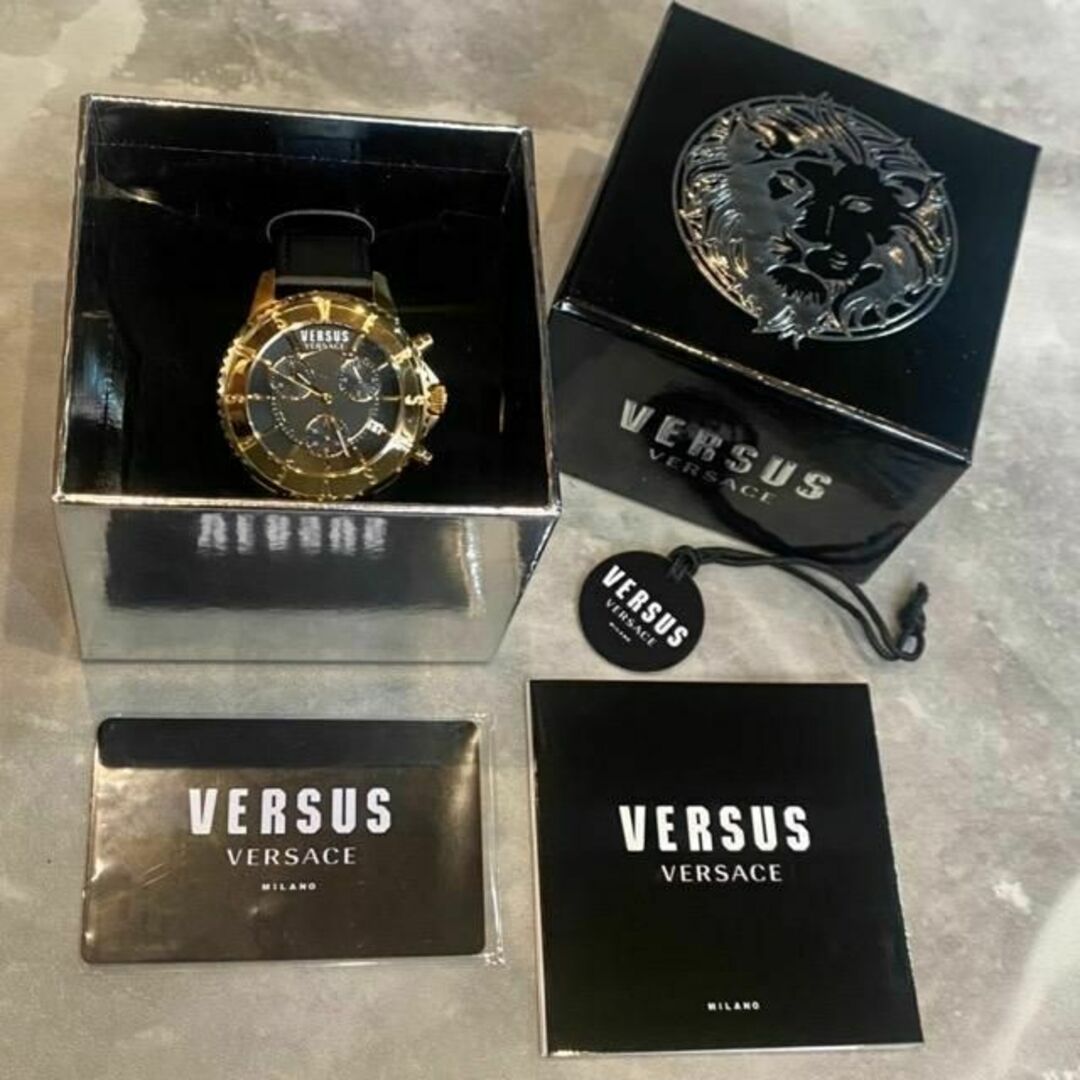 新品タグ付き Versus ヴェルサーチ腕時計 ブラック ゴールド クロノ