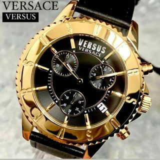 ヴェルサーチ(VERSACE)の新品タグ付き Versus ヴェルサーチ腕時計 ブラック ゴールド クロノグラフ(腕時計(アナログ))