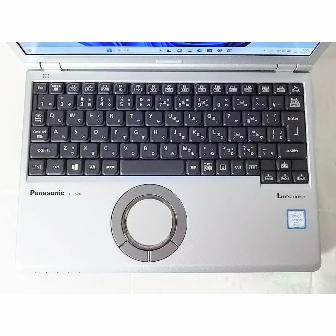 Windows11搭載 Panasonic CF-SZ6 超軽量830g 美品 Windows11搭載 Panasonic CF-SZ6 超軽量830g 美品