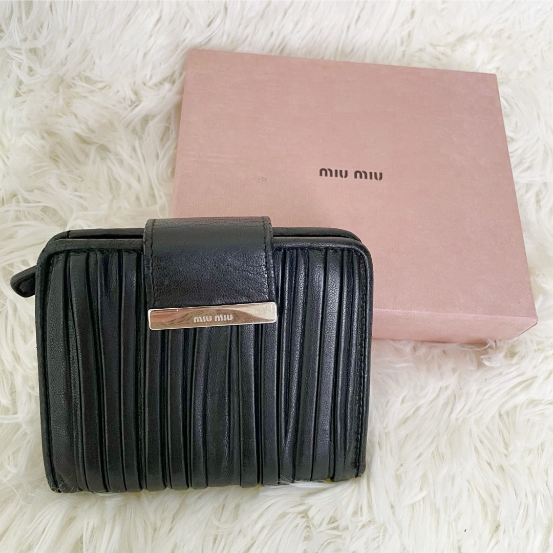 【新品】miumiu マトラッセ ブラック 折り財布