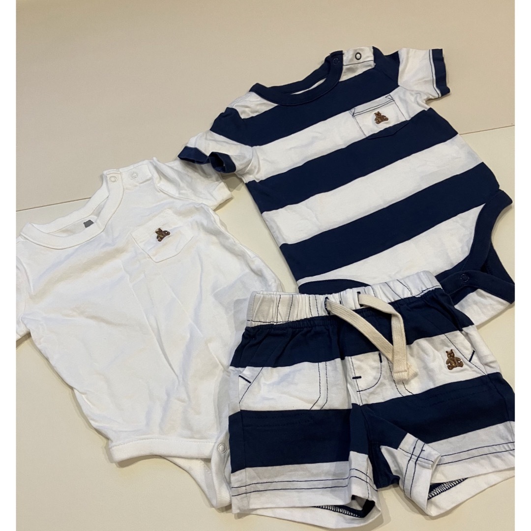 babyGAP(ベビーギャップ)のbaby GAP 半袖ロンパース＋パンツ　3〜6month セット キッズ/ベビー/マタニティのベビー服(~85cm)(ロンパース)の商品写真