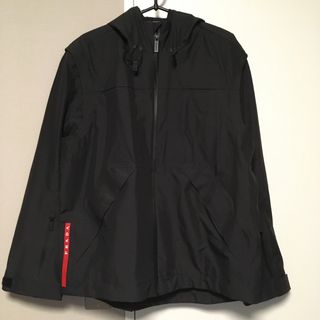 福岡の百貨店で購入しました極美品【PRADA】ジャケット/黒/ハンガリー製/正規品/PRADAハンガー付き