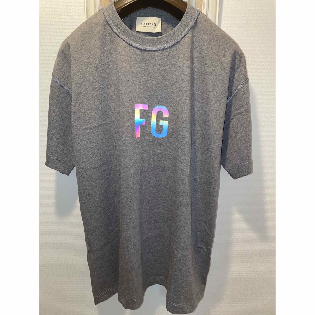 FEAR OF GOD(フィアオブゴッド)のFEAR OF GOD  FG'  Logo Tシャツ/サイズSグレー メンズのトップス(Tシャツ/カットソー(半袖/袖なし))の商品写真