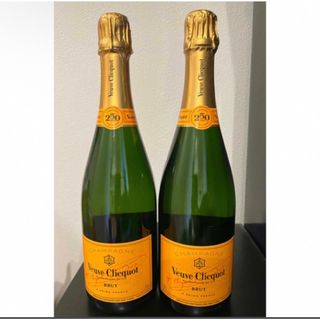 モエエシャンドン(MOËT & CHANDON)のヴーヴクリコ・イエローラベル正規品・フルボトル2本(シャンパン/スパークリングワイン)