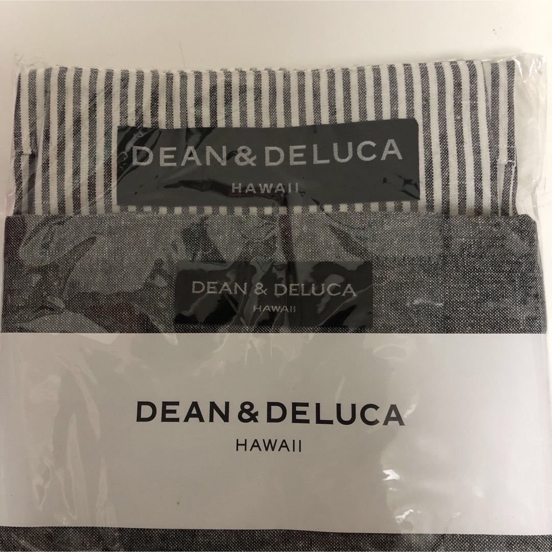 DEAN & DELUCA(ディーンアンドデルーカ)の匿名配送 ハワイ ディーン&デルーカ エプロン ２枚セット キッズ/ベビー/マタニティの授乳/お食事用品(お食事エプロン)の商品写真