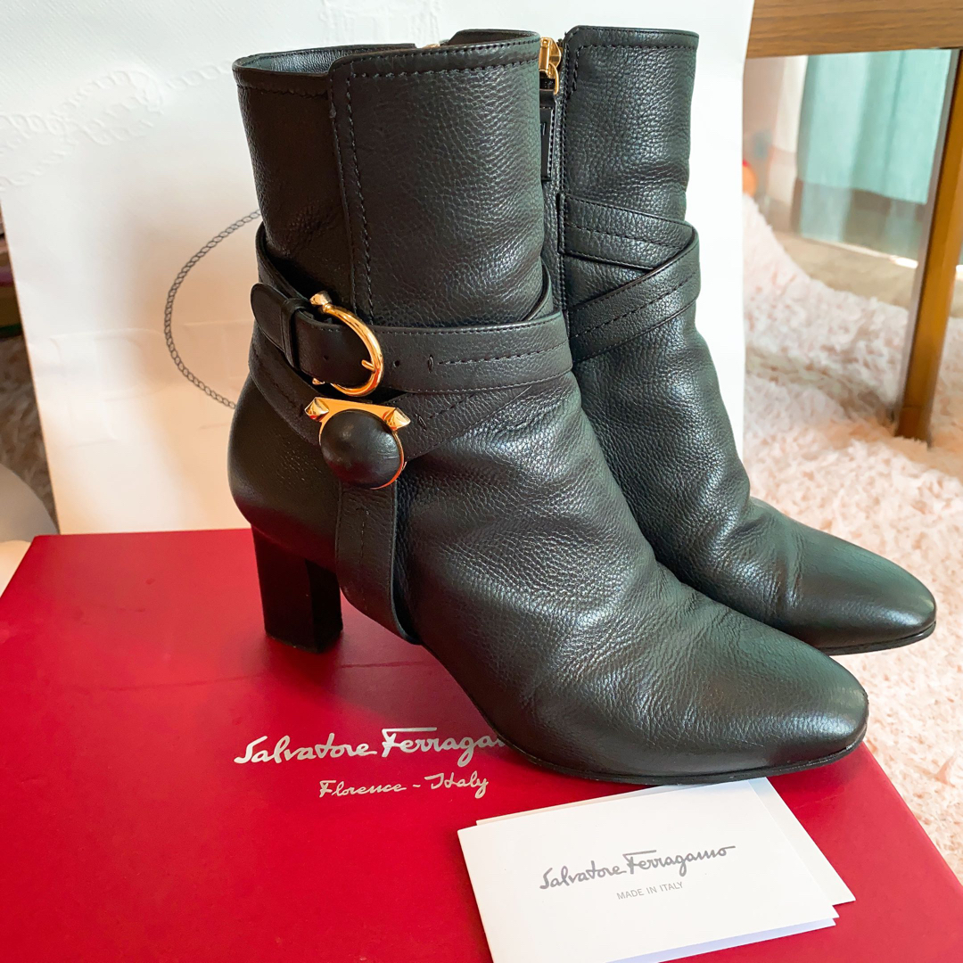 サルヴァトーレフェラガモ SALVATORE FERRAGAMO ブーツ