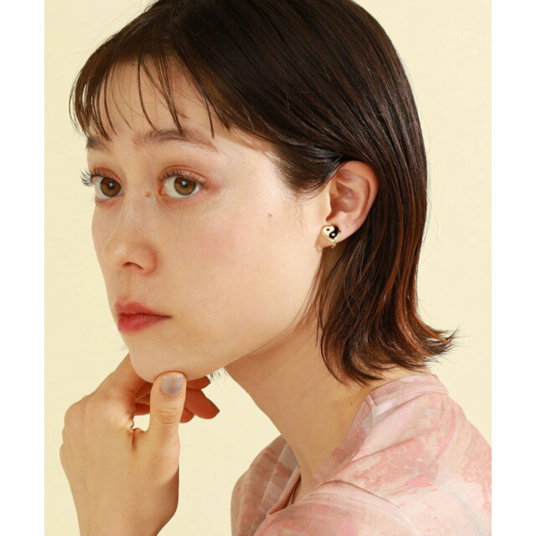 Ray BEAMS(レイビームス)の【WHITE*BLACK】Ray BEAMS / yinyang エポ イヤリング レディースのアクセサリー(その他)の商品写真