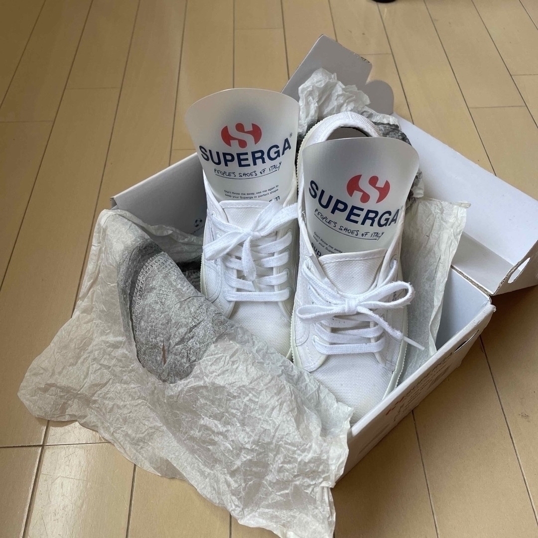 SUPERGA(スペルガ)のスペルガ　SUPERGA ホワイト　スニーカー　38（24cm） レディースの靴/シューズ(スニーカー)の商品写真