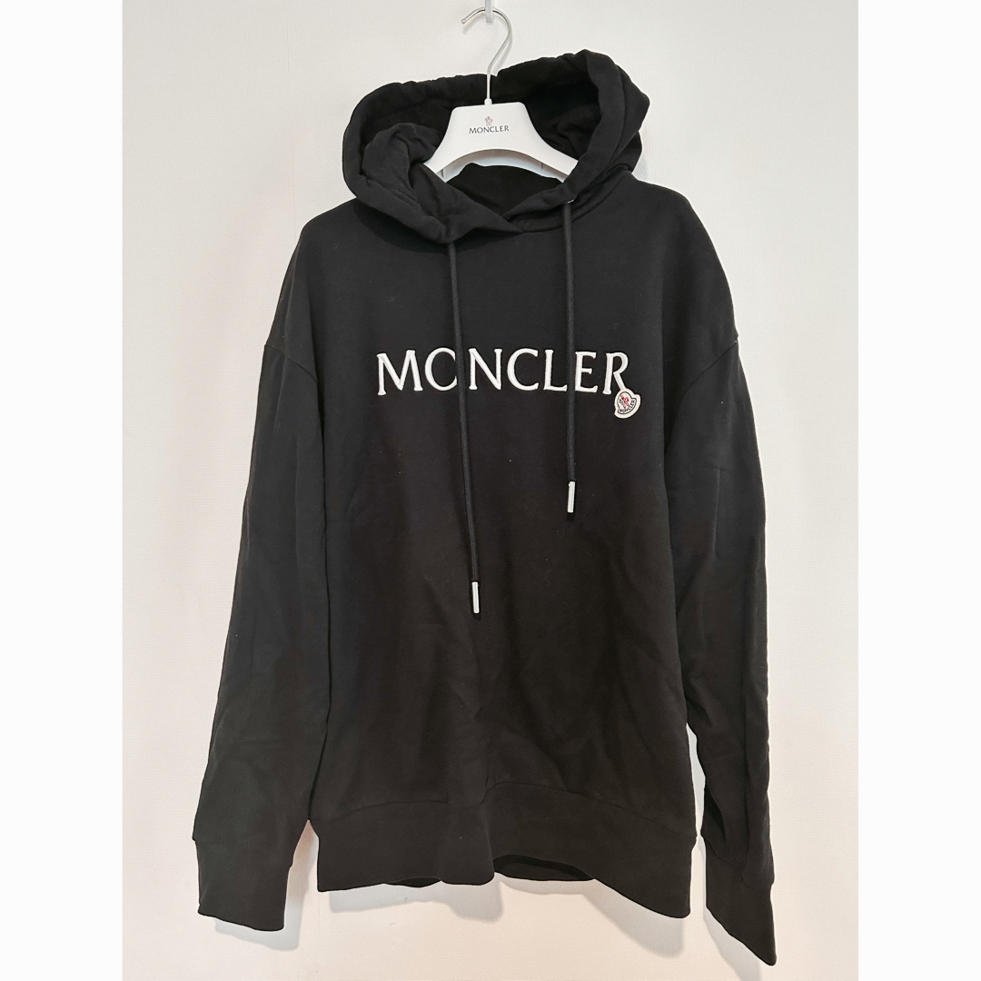 MONCLER(モンクレール)のMONCLER☆銀座店購入！確実正規品！定番ロゴ刺繍パーカー レディースのトップス(パーカー)の商品写真