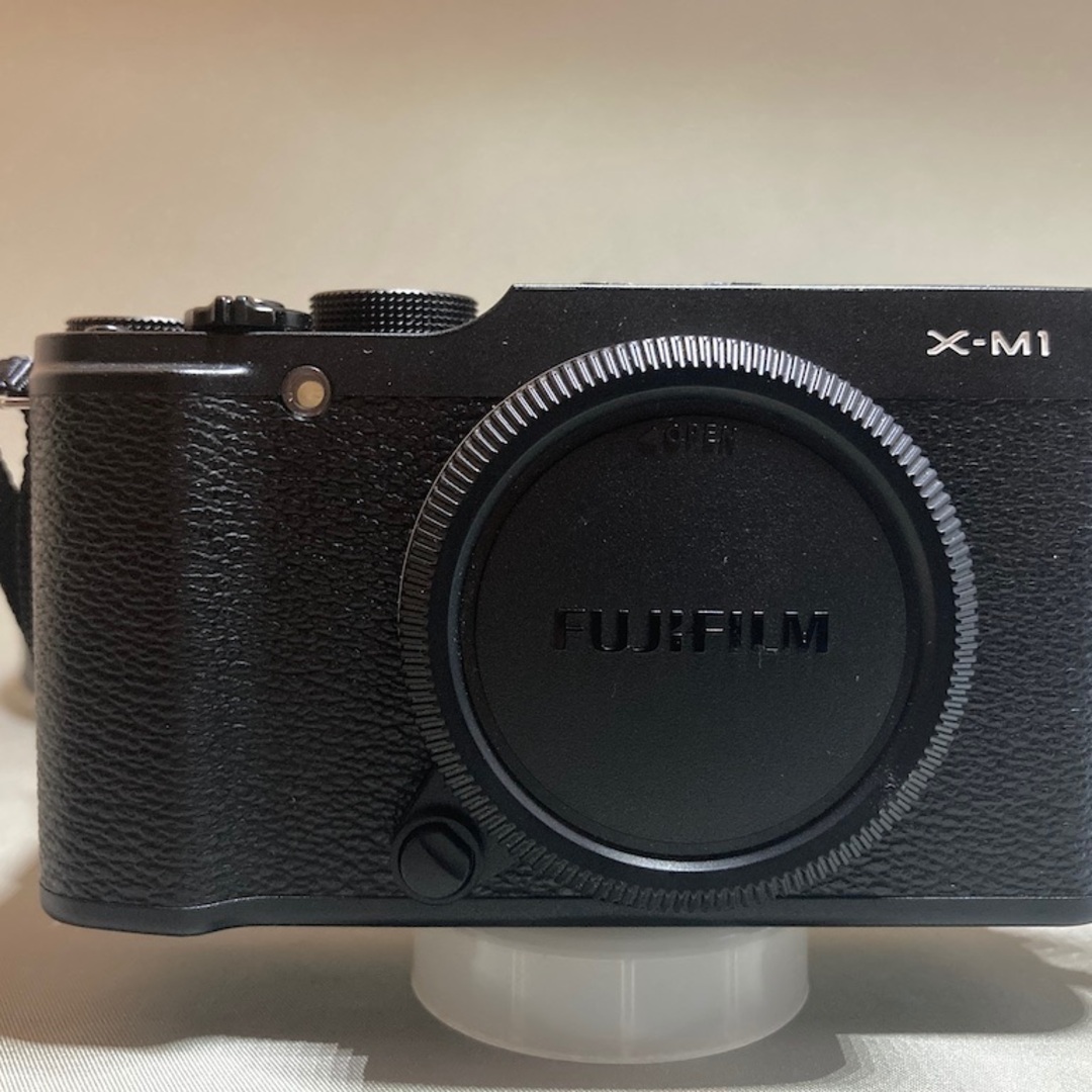富士フイルム(フジフイルム)のフジフィルム X-M1 + レンズ他 スマホ/家電/カメラのカメラ(ミラーレス一眼)の商品写真