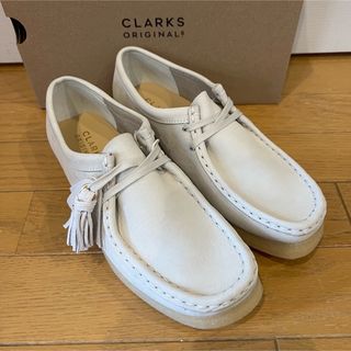 クラークス(Clarks)の[未使用] CLARKS WALLABEE ワラビー ホワイトカラー‼️(スリッポン/モカシン)