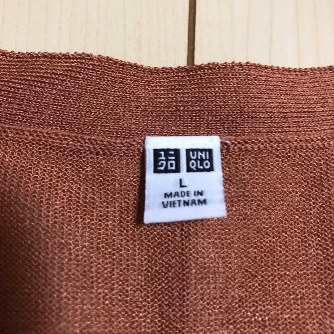 UNIQLO(ユニクロ)のユニクロ　ライトVネックカーディガン（長袖）テラコッタカラー　美品❗️ レディースのトップス(カーディガン)の商品写真