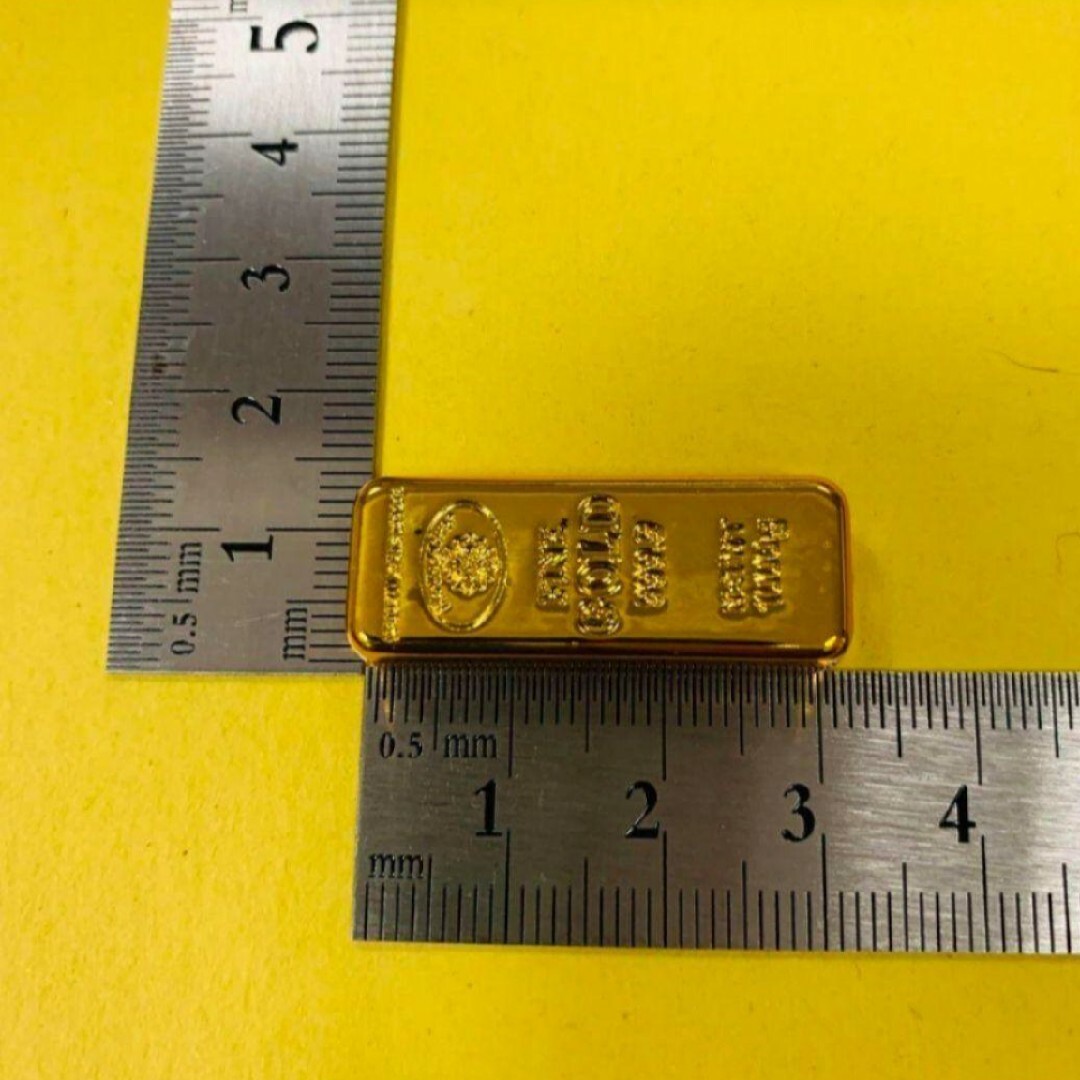 金の延べ棒 金塊 ミニチュアおもちゃ m60の通販 by Yzworks|ラクマ 金の延べ棒 金塊 ミニチュアおもちゃ m60の通販 by Yzworks|ラクマ