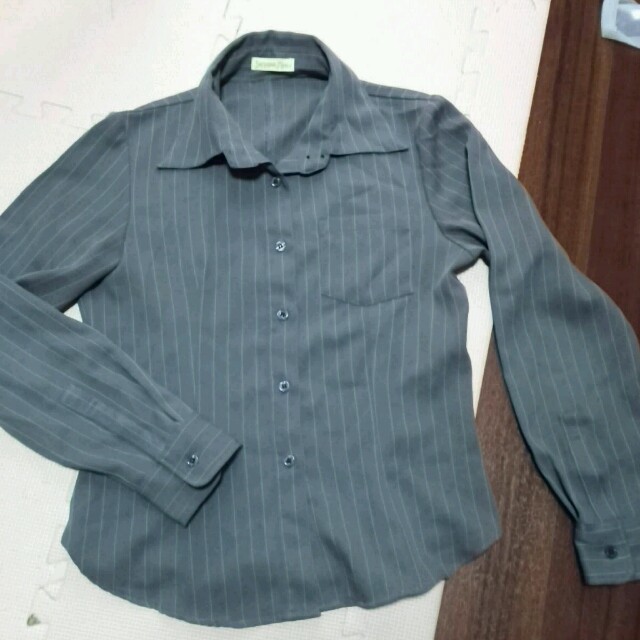 SM2(サマンサモスモス)のサマンサモスモス　グレーシャツ レディースのトップス(シャツ/ブラウス(長袖/七分))の商品写真
