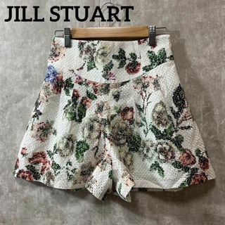 JILLSTUART - ジルスチュアート JILLSTUART ショートパン ツ 花柄 総柄　キュロット