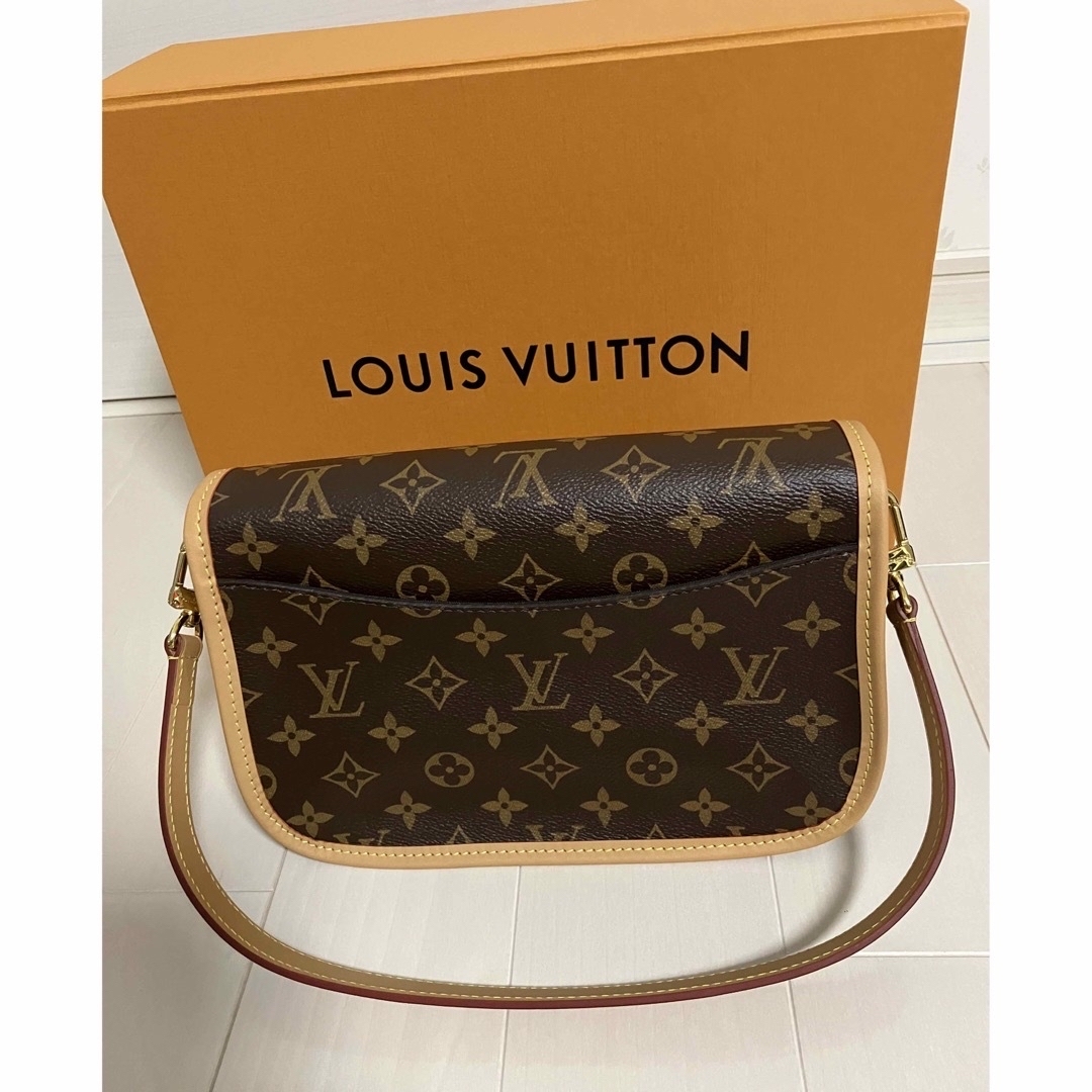 LOUIS VUITTON(ルイヴィトン)のpeach 2様専用　ルイヴィトン　バッグ　ディアヌ　ノワール　M45985 レディースのバッグ(ショルダーバッグ)の商品写真