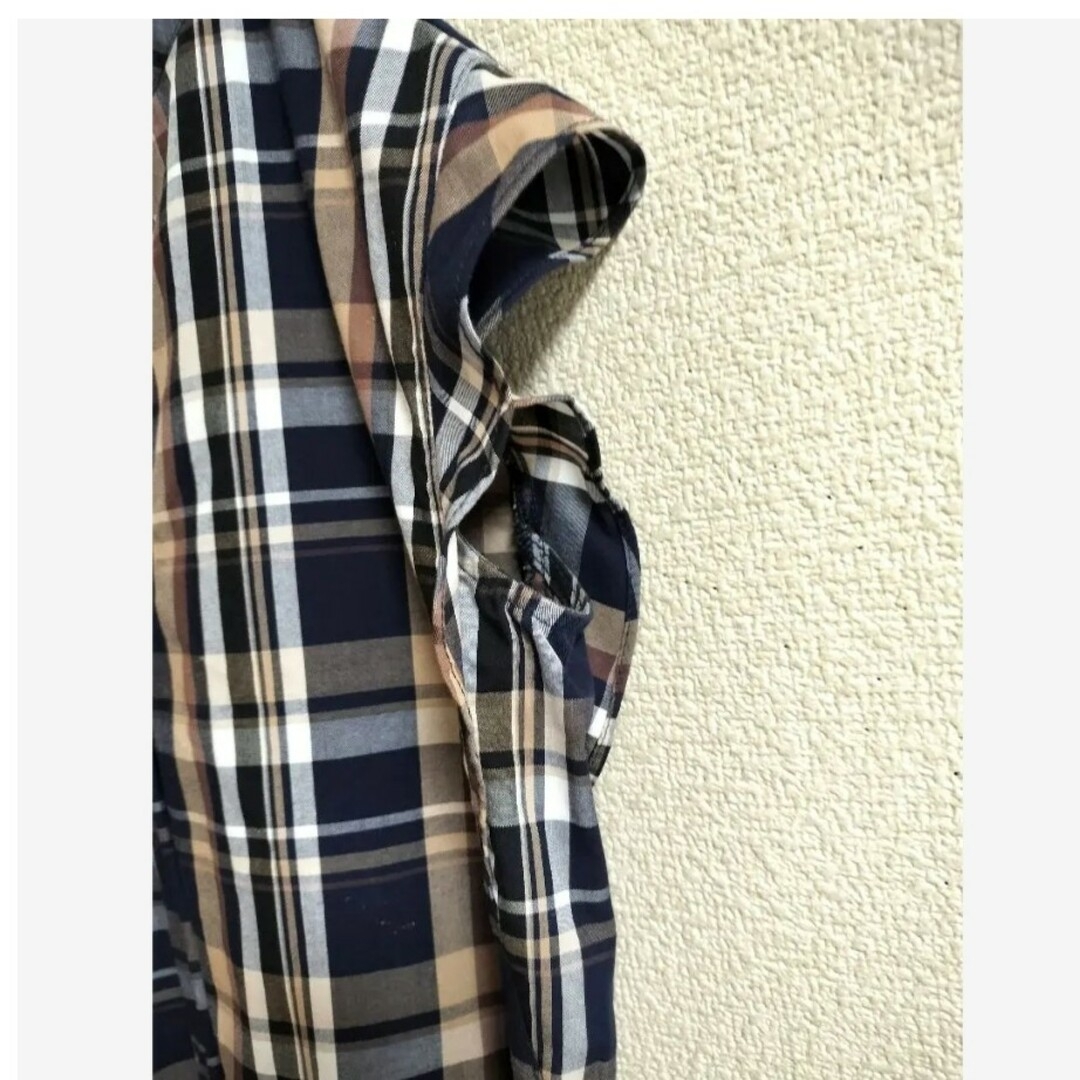 GU(ジーユー)のGU 　マドラスチェック ノースリーブ スキッパーシャツ ネイビー M レディースのトップス(シャツ/ブラウス(半袖/袖なし))の商品写真