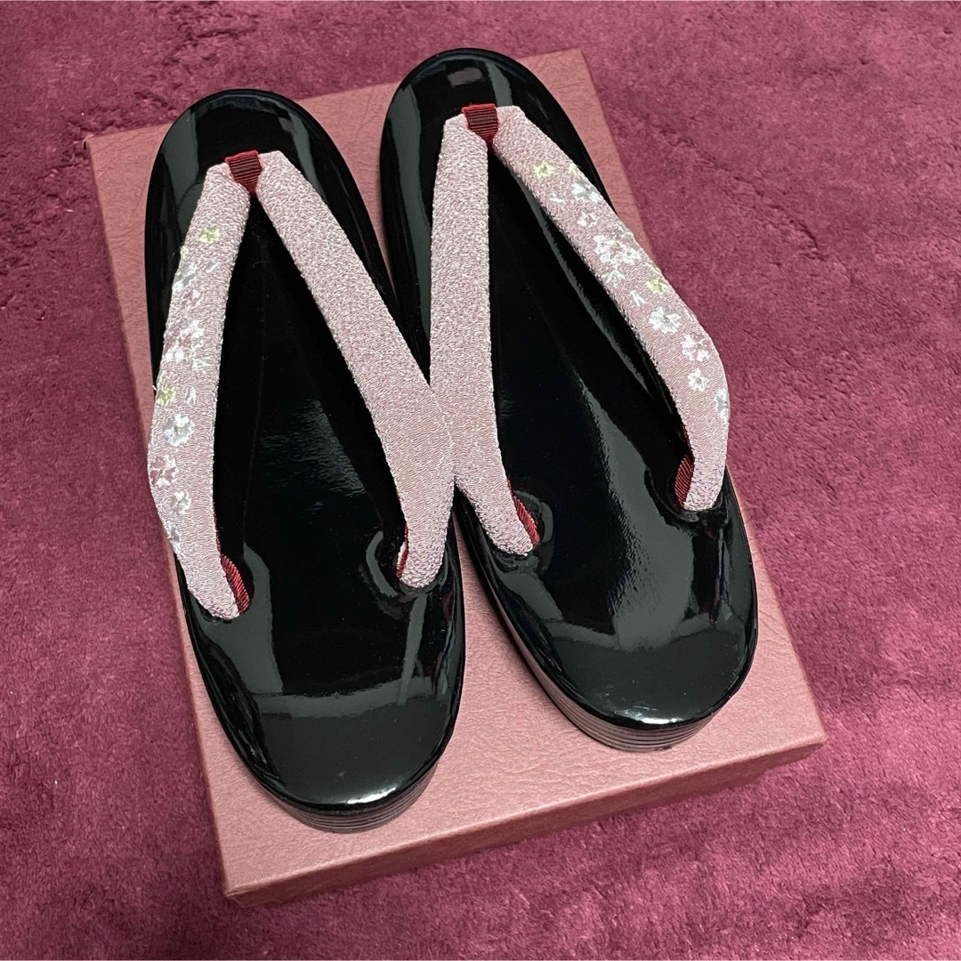 inao24様 専用 ピンク ゴールド ブラック レディースの靴/シューズ(下駄/草履)の商品写真