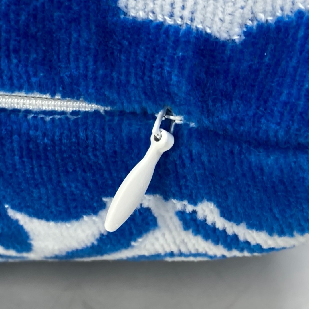 ルイヴィトン LOUIS VUITTON プティ クッション・モノグラム フラワータイル M01370 LV バイ・ザ・プール ピロー 枕 インテリア クッション コットン ブルー 未使用