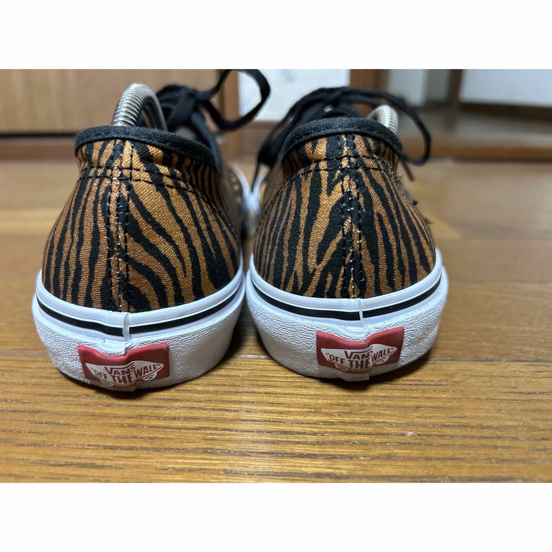 VANS(ヴァンズ)のVANS オーセンティック　27cm タイガー　虎柄 メンズの靴/シューズ(スニーカー)の商品写真