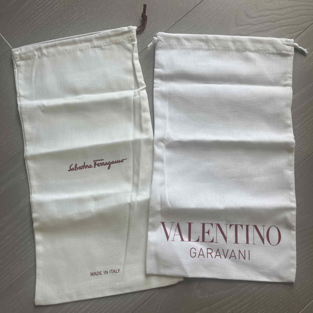 VALENTINO(ヴァレンティノ)のVALENTINO / FERRAGAMO 保存袋  巾着袋　布袋 レディースのバッグ(ショップ袋)の商品写真