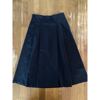 ユニクロ(UNIQLO)の中古　UNIQLOストレッチタックスカート(ひざ丈スカート)