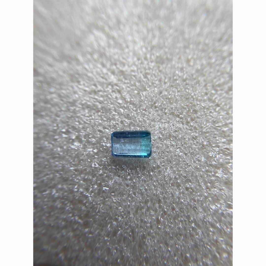 レディースパライバトルマリン　バイカラー　0.398ct ブラジル　バターリャ産