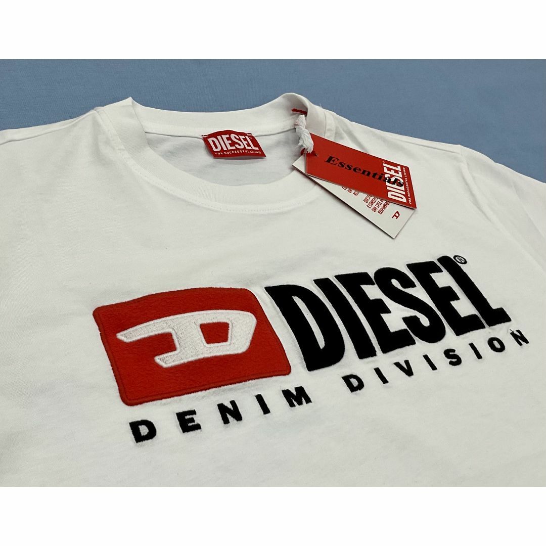 DIESEL(ディーゼル)のディーゼル　長袖Tシャツ 20B23　M　ホワイト　新品　ロゴ　A03768 メンズのトップス(Tシャツ/カットソー(七分/長袖))の商品写真