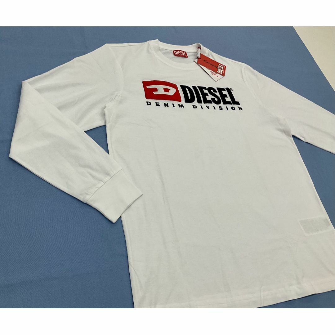 DIESEL(ディーゼル)のディーゼル　長袖Tシャツ 20B23　M　ホワイト　新品　ロゴ　A03768 メンズのトップス(Tシャツ/カットソー(七分/長袖))の商品写真