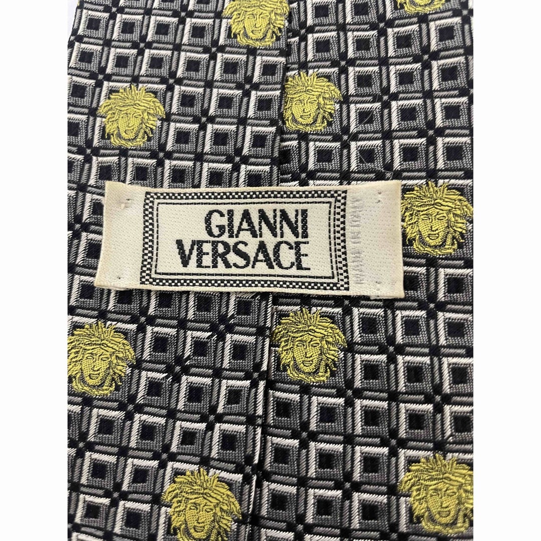 Gianni Versace(ジャンニヴェルサーチ)の【メデューサ総柄】VERSACE 高級ネクタイ 刺繍シルク100  イタリア製 メンズのファッション小物(ネクタイ)の商品写真