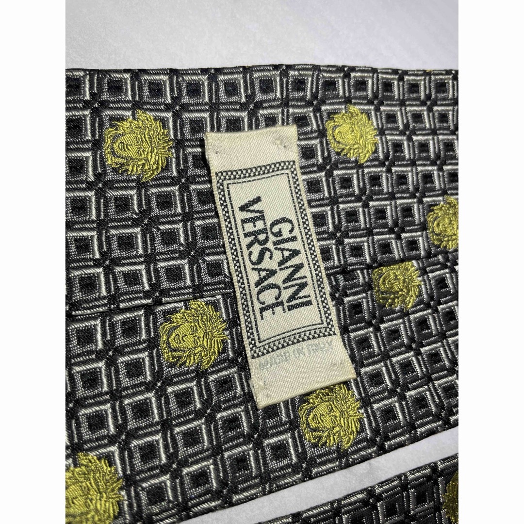 Gianni Versace(ジャンニヴェルサーチ)の【メデューサ総柄】VERSACE 高級ネクタイ 刺繍シルク100  イタリア製 メンズのファッション小物(ネクタイ)の商品写真