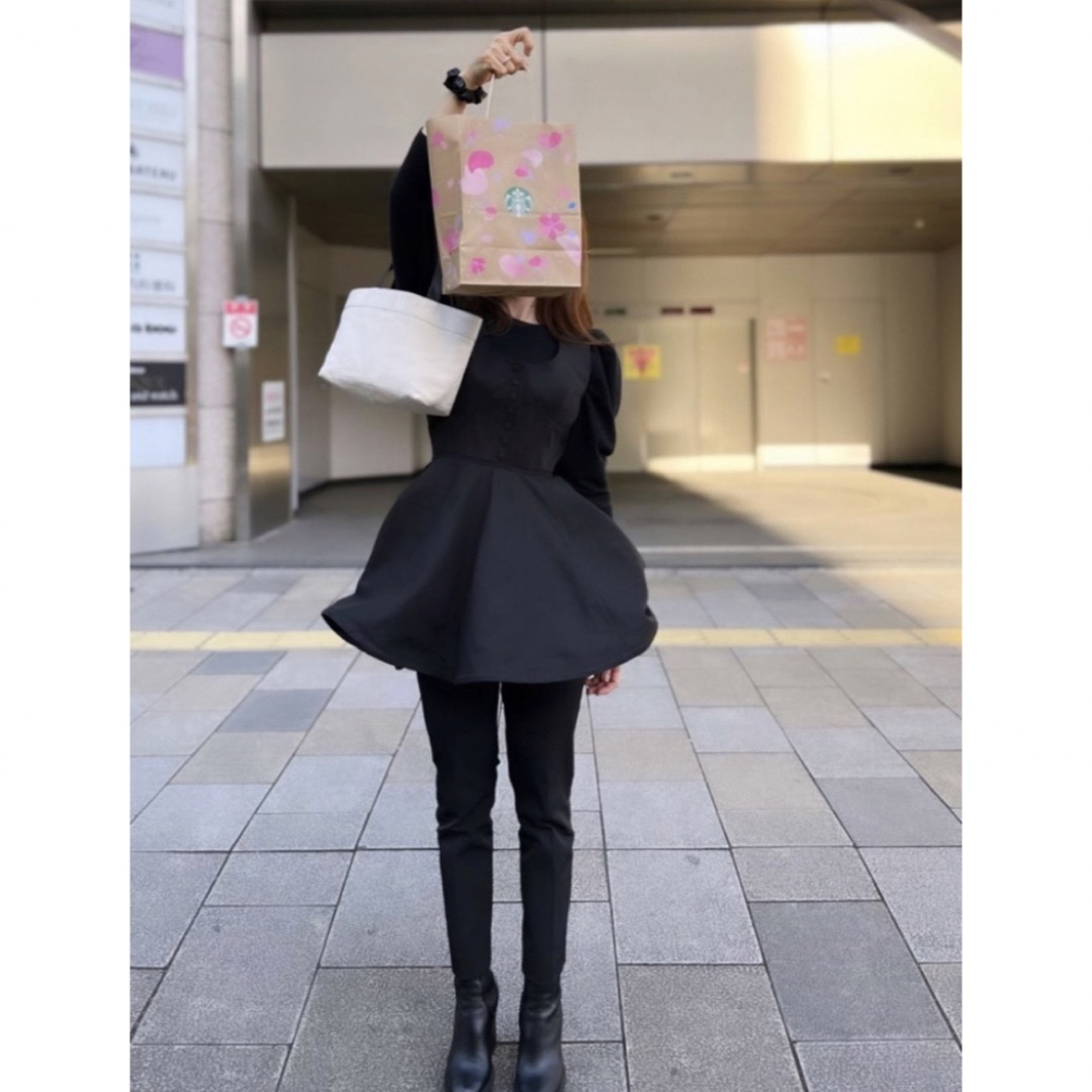 神崎恵さん着用 今季2023ss ezumi コルセットペプラムトップス