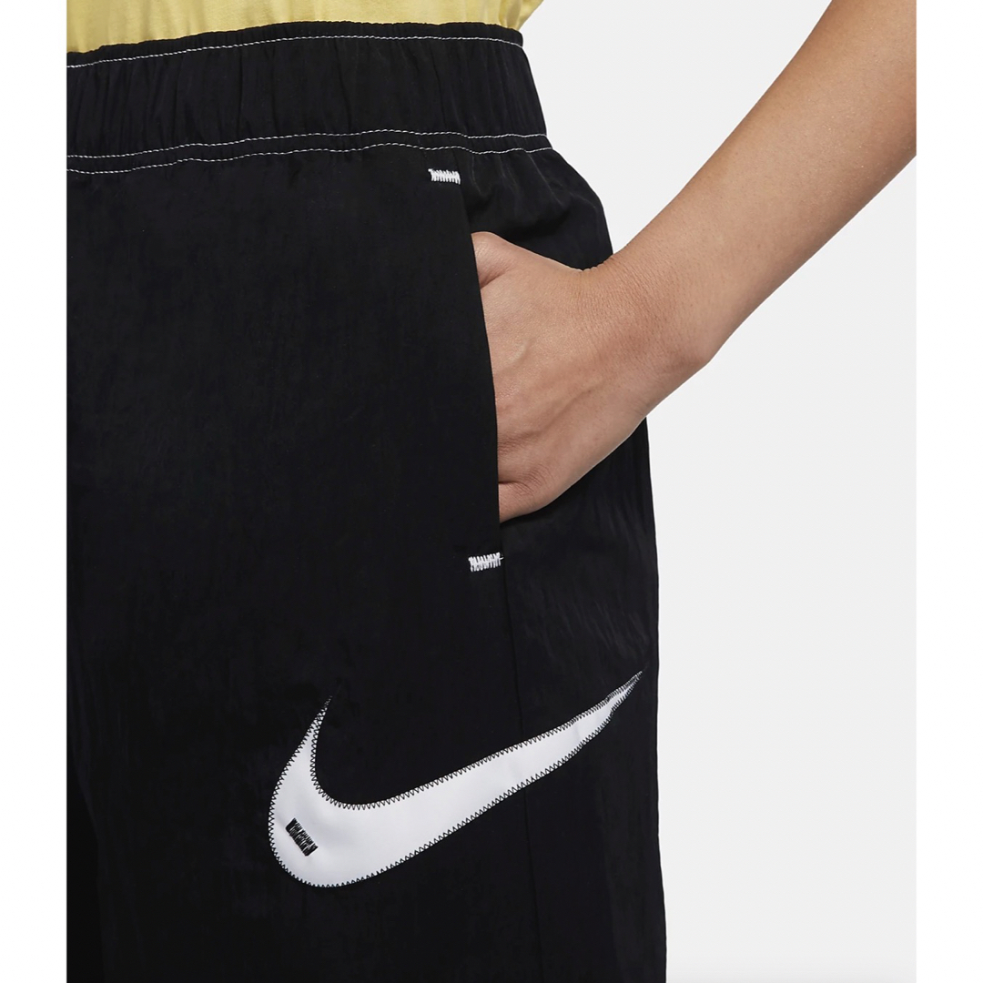 ナイキ ビッグスウッシュ ウーブンハーフパンツ Mサイズ レディース