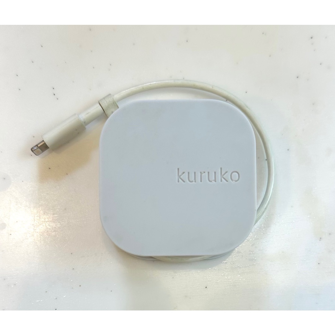 kuruko ライトニング　ケーブル付き充電器 スマホ/家電/カメラのスマートフォン/携帯電話(バッテリー/充電器)の商品写真