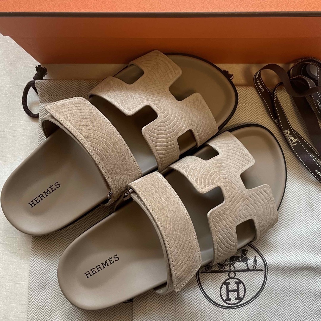 Hermes(エルメス)のHERMES エルメス サンダル シプレ CHYPRES サンダル ベージュ38 レディースの靴/シューズ(サンダル)の商品写真