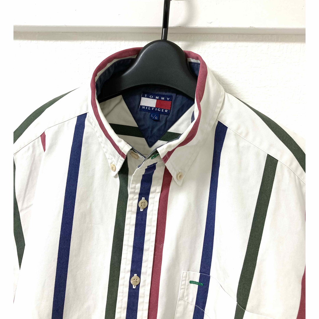 TOMMY HILFIGER(トミーヒルフィガー)のトミーヒルフィガー ３カラーストライプデザイン メンズ ボタンダウン 半袖シャツ メンズのトップス(シャツ)の商品写真