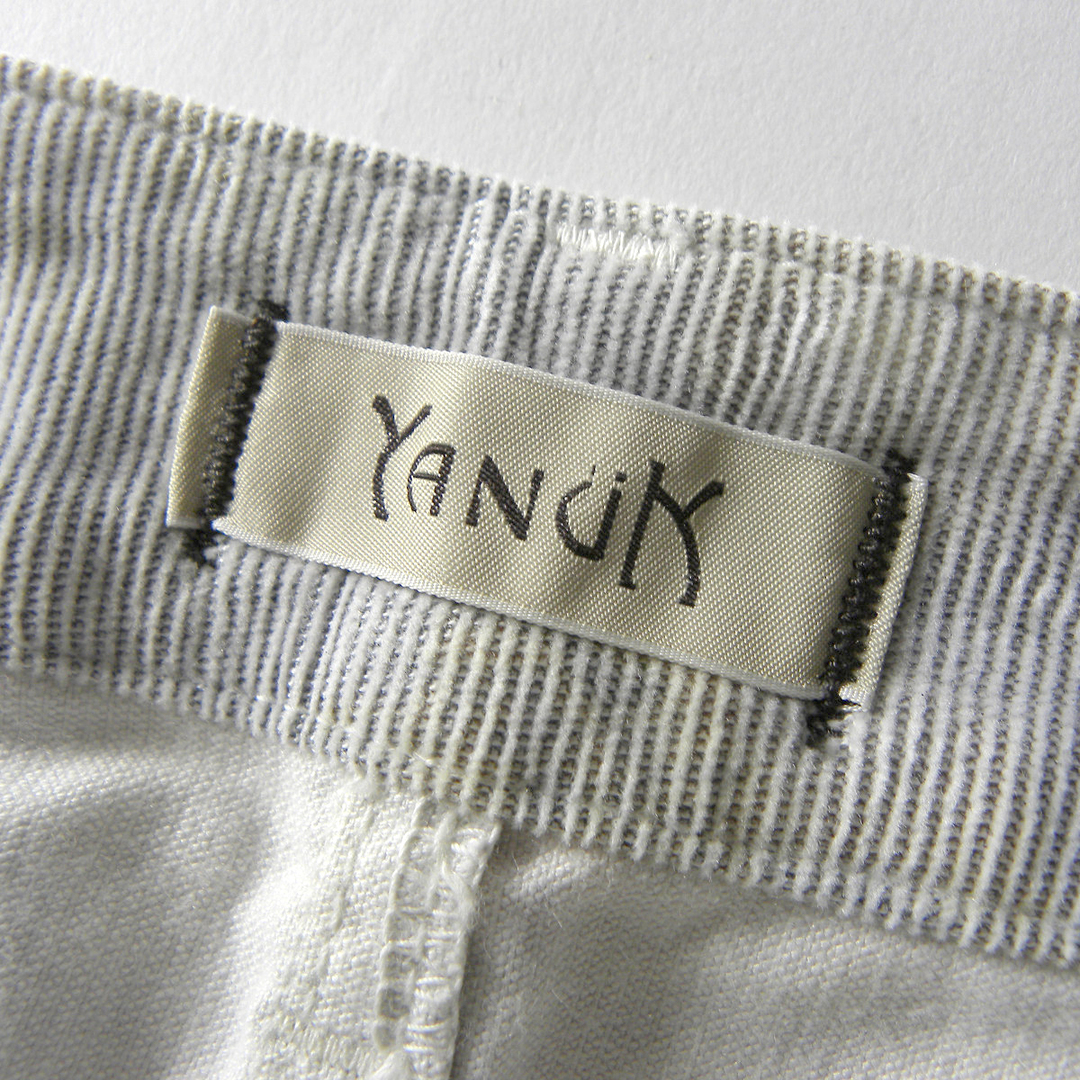 YANUK(ヤヌーク)のヤヌーク コーデュロイタイトスカート 膝丈 バックスリット ムラ染め 日本製 レディースのスカート(ひざ丈スカート)の商品写真