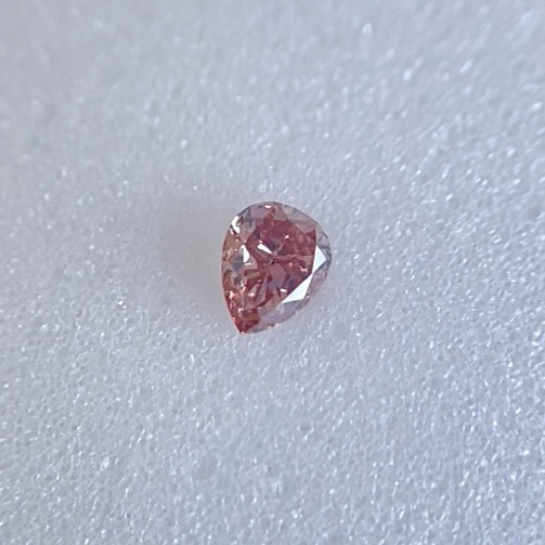 0.065ct SI-1 天然ピンクダイヤ FANCY INTENSE PINK iveyartistry.com