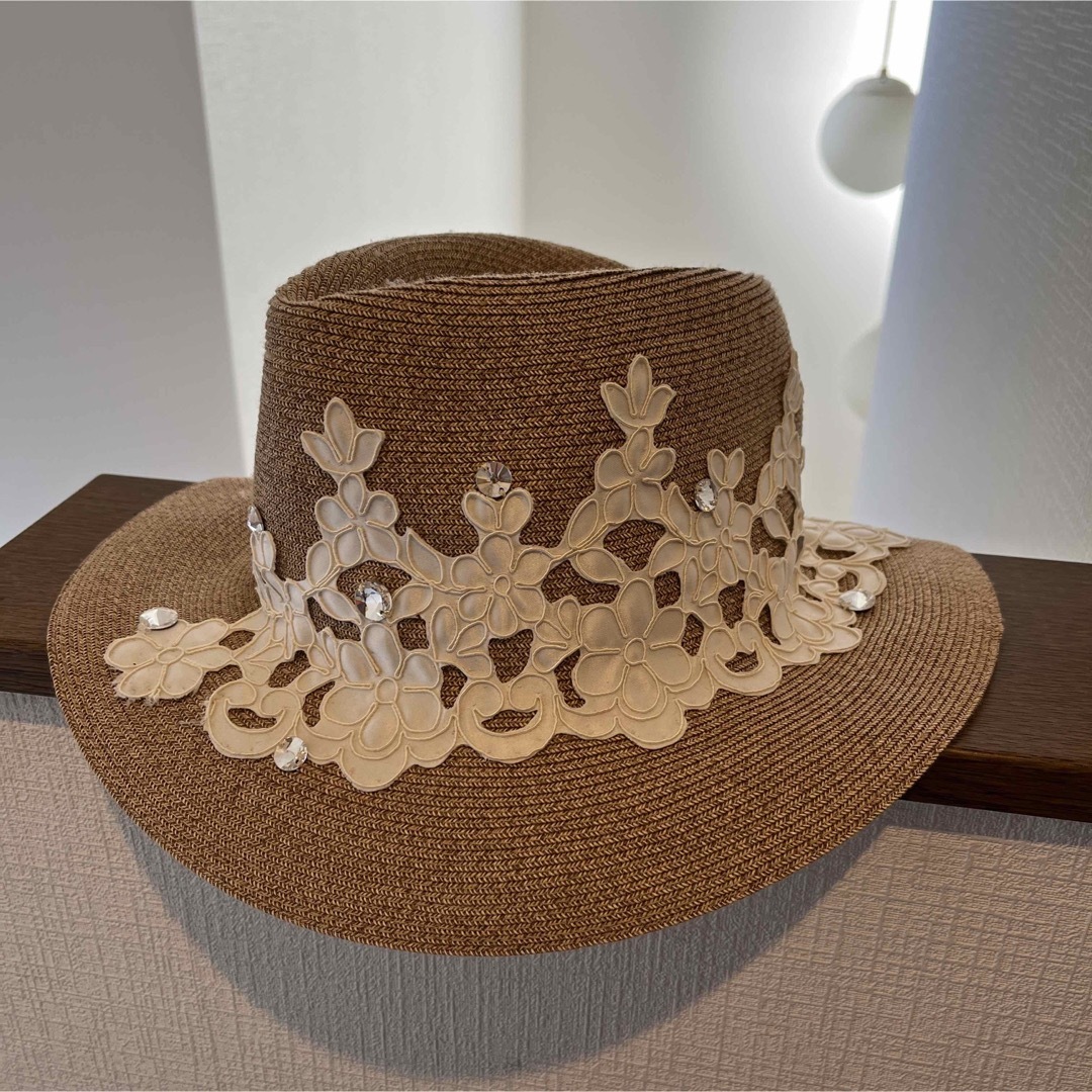 Athena New York(アシーナニューヨーク)のアシーナ　ニューヨーク　コレクション　レース　ラインストーン　萬田久子 レディースの帽子(麦わら帽子/ストローハット)の商品写真