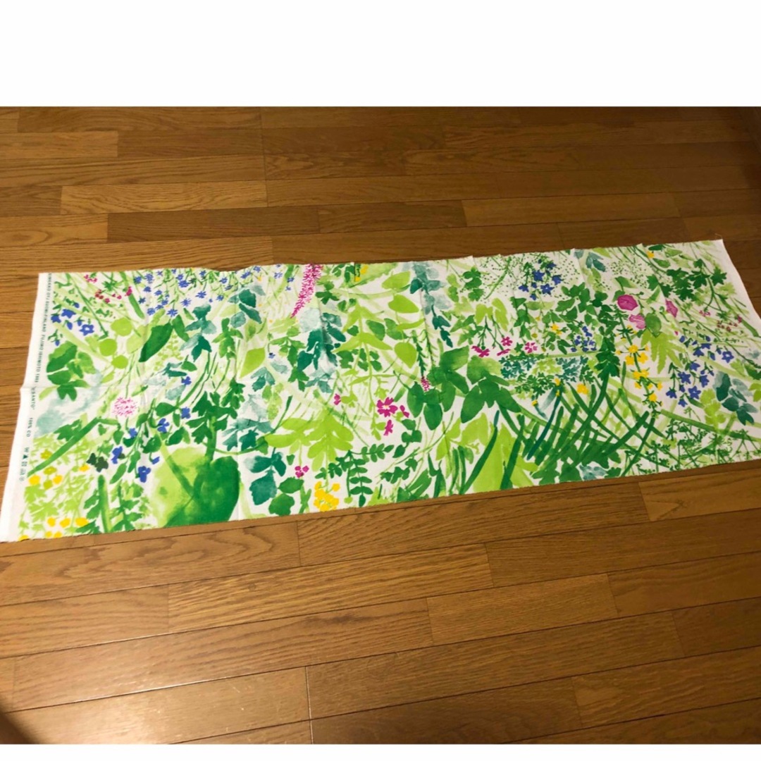 marimekko(マリメッコ)の廃盤　マリメッコ  ファブリック　ケサント　KESANT ハンドメイドの素材/材料(生地/糸)の商品写真