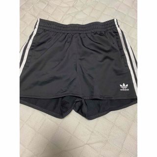 アディダス(adidas)のadidas ショートパンツ(ショートパンツ)